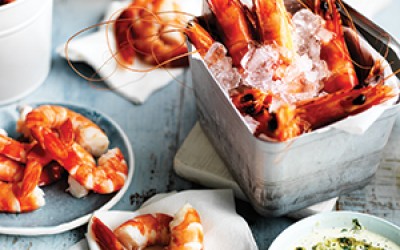 A-bucket-of-prawns-with-Texas-green-chilli-mayonnaise-300px